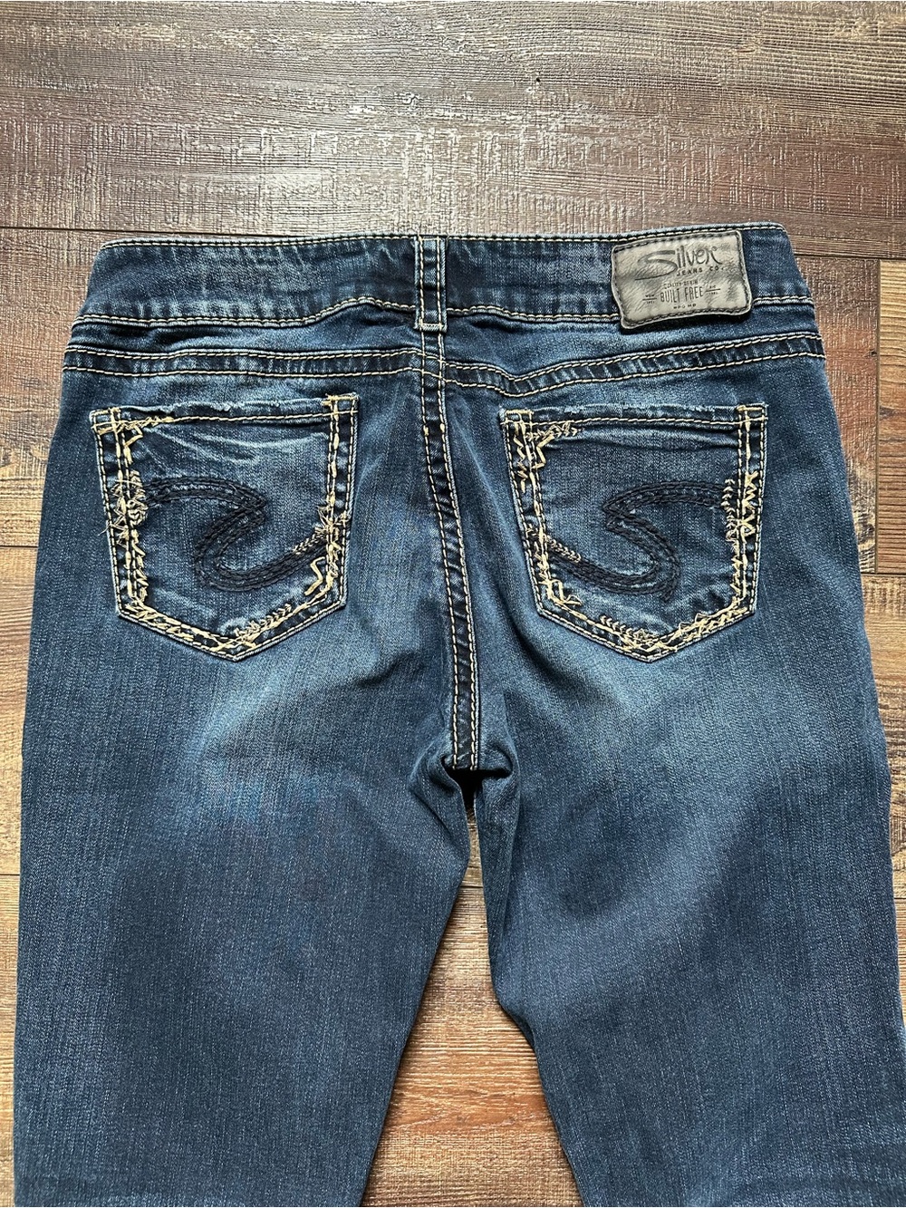 Silver Jeans Co. Dark Wash Embroidered Pocket Jeans